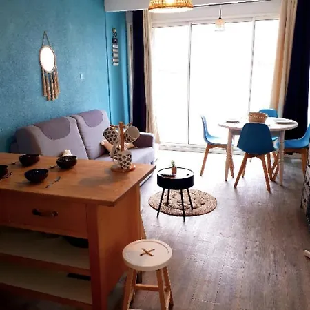 Charming Flat 100m From The Beach *