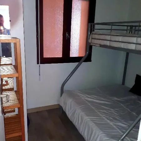 Апартаменты Charming Flat 100m From The Beach
