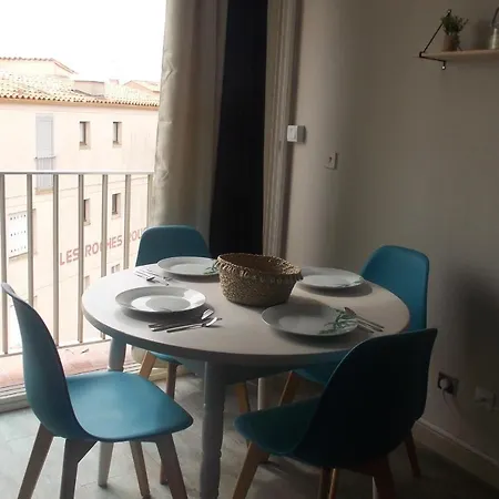Charming Flat 100m From The Beach Апартаменты